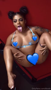 I wanna spread my tight pussy for you daddy check your dms