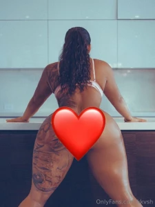 Taking it from the back spanking my self makes me so horny bouncing my part 1
