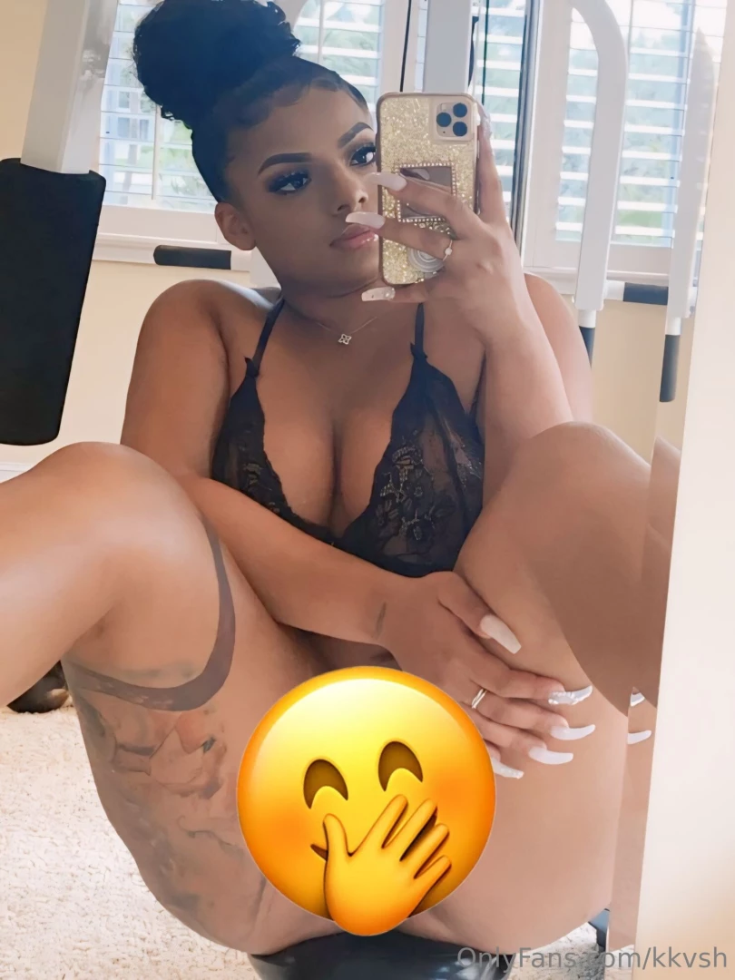 Who s up to chat right now let me show you something 