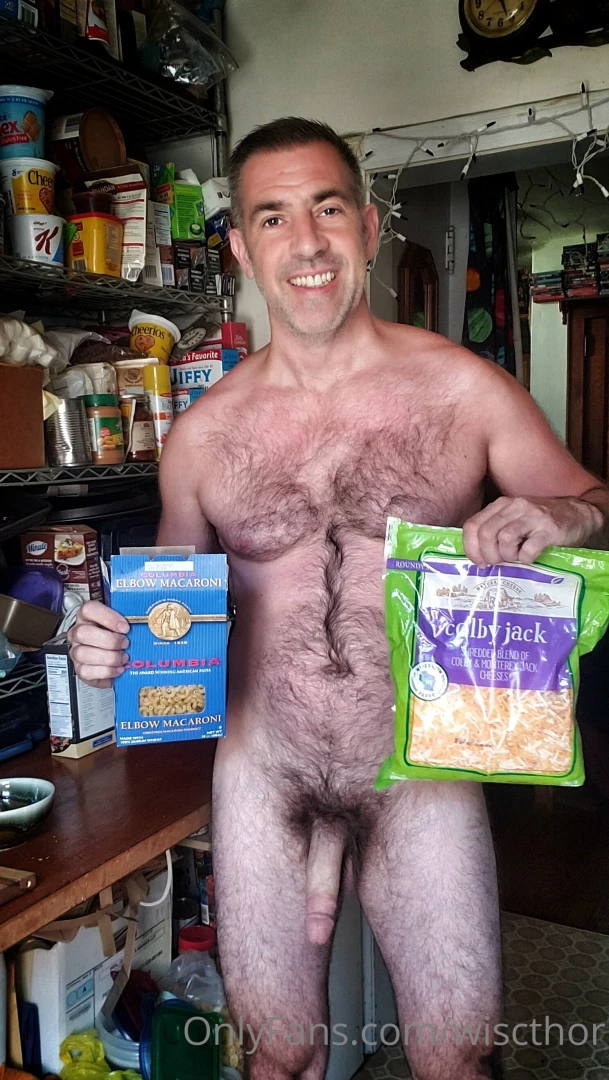 wiscthor - Celebrating national nude day and mac and cheese day at the same time 