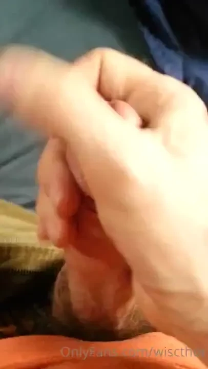 Made a bunch of horny little videos here s the first 