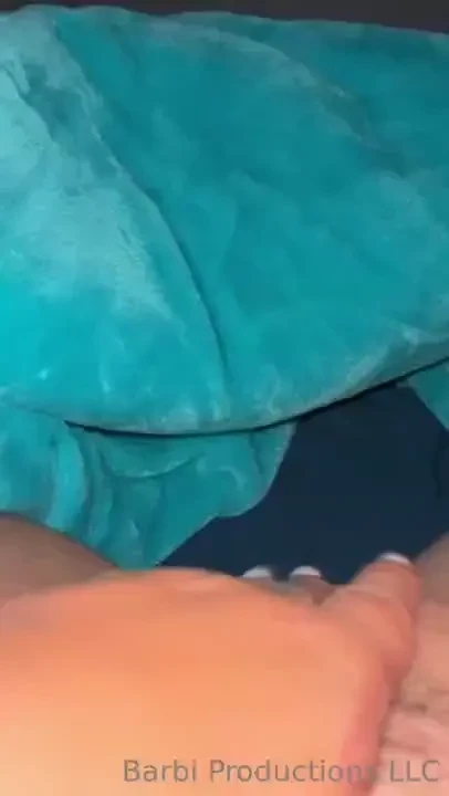 Wish someone was fucking me rn 