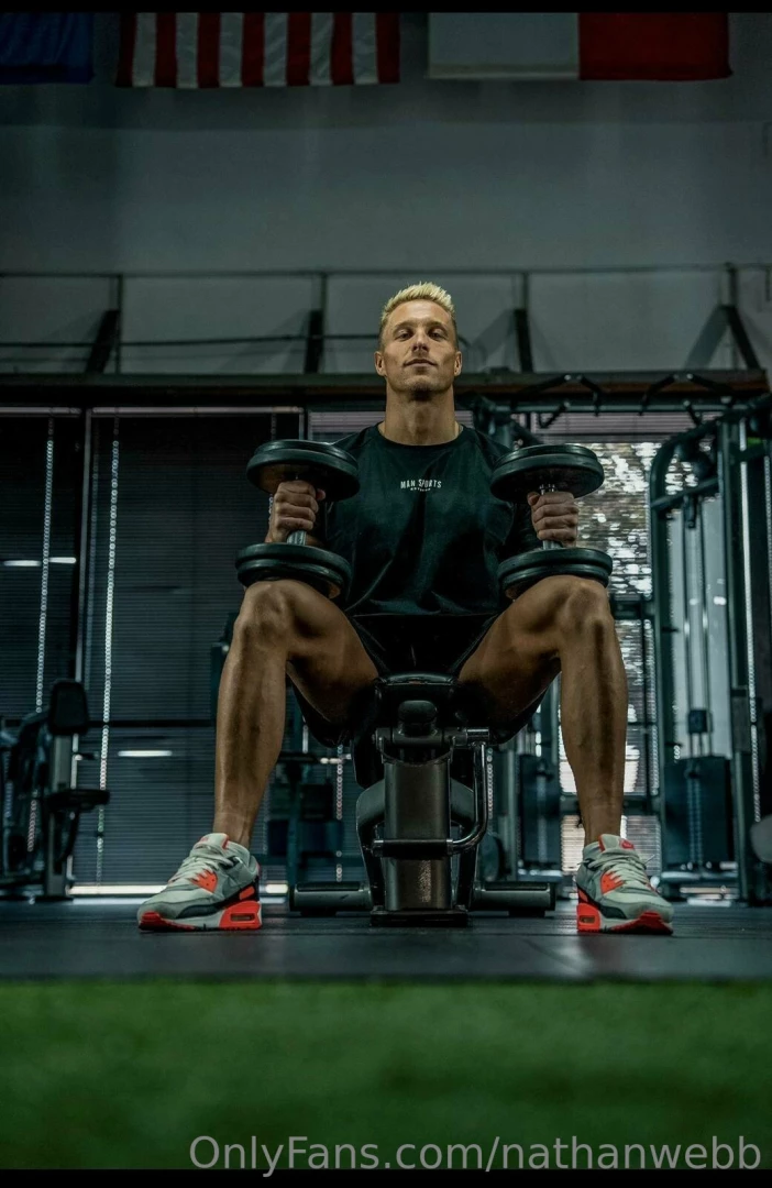 Reminder that i look good with clothes on too part 1 