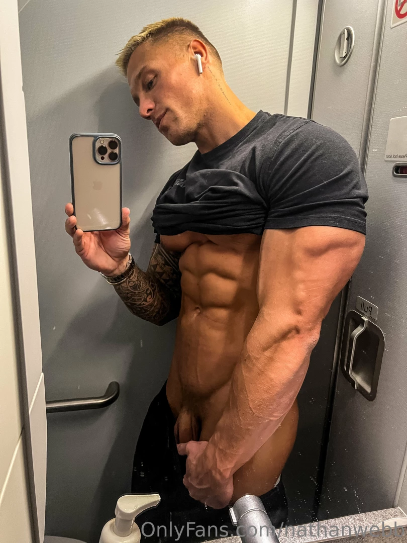 Currently on route to sin city who wants to join the mile high club 