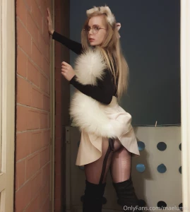 Let me in and caress me i m a fragile one flungo sming part 2