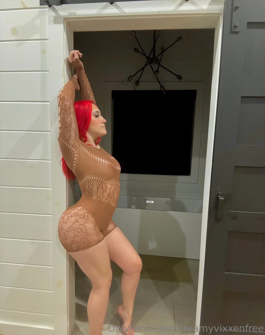 Fucking myself in this cabin was amazing oh and isn t my butt plug 