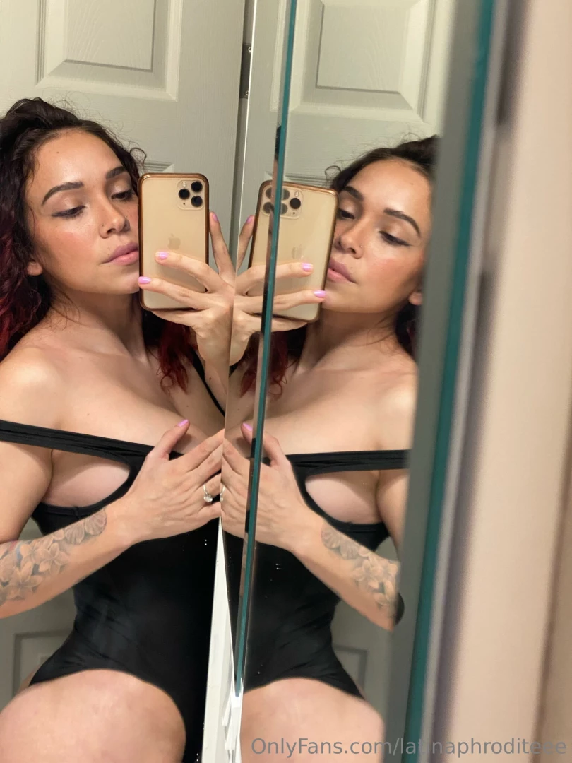 Can i pop my titty out for you papi 