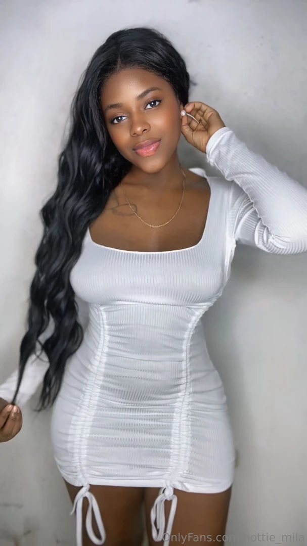 I love this dress what do you think does it look good on me 