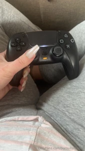 A little peekaboo puss