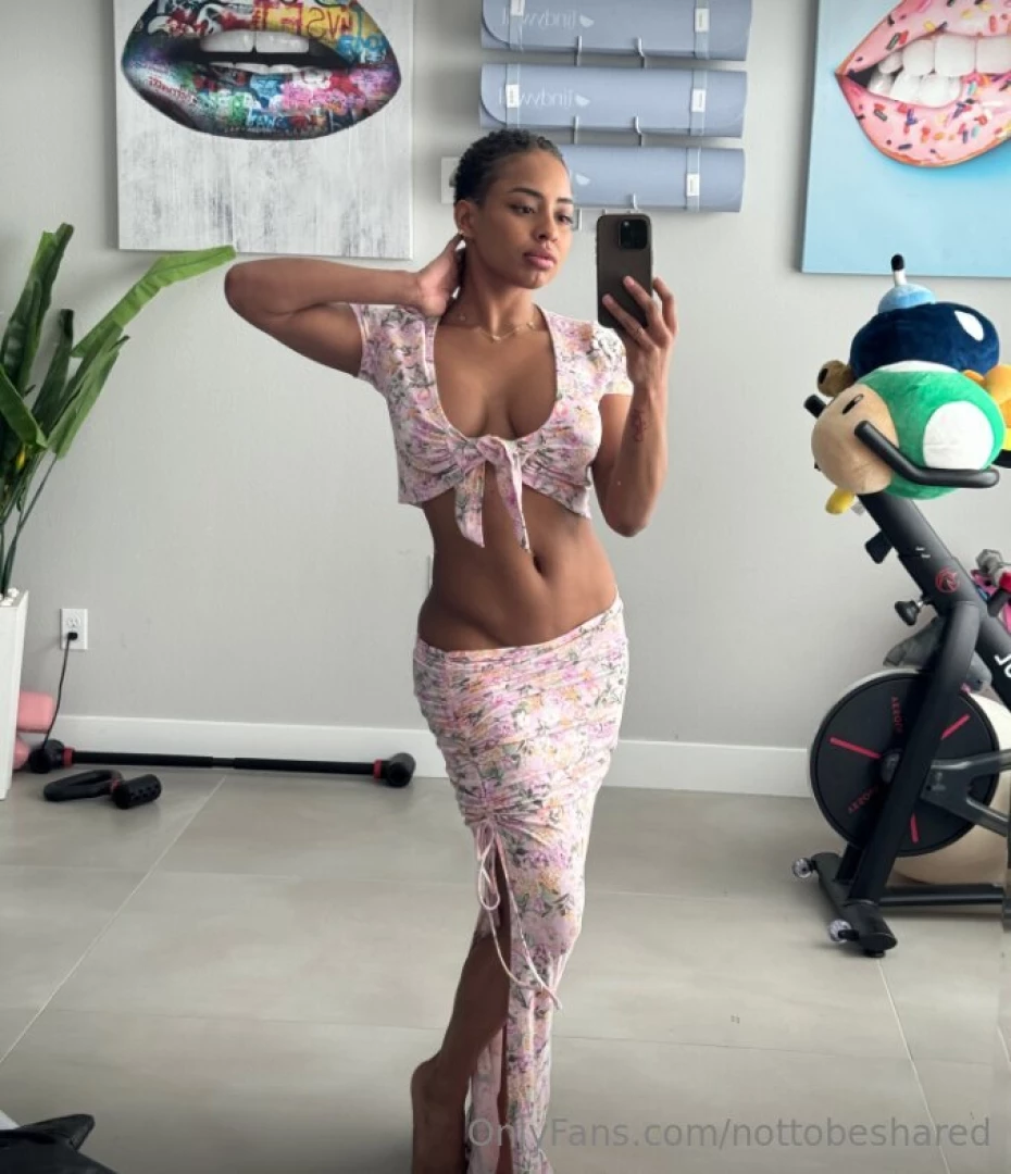 I just got a text from my friend qimmahrussovip that she is so horny part 3 