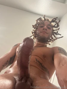 Don t just look come closer and hmu