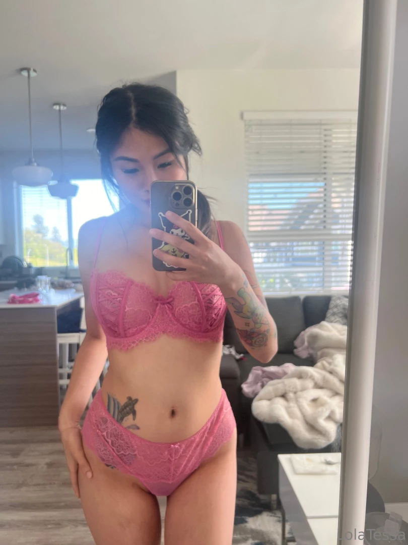 Remember to send me some tips baby tips make me very slutty and wet 