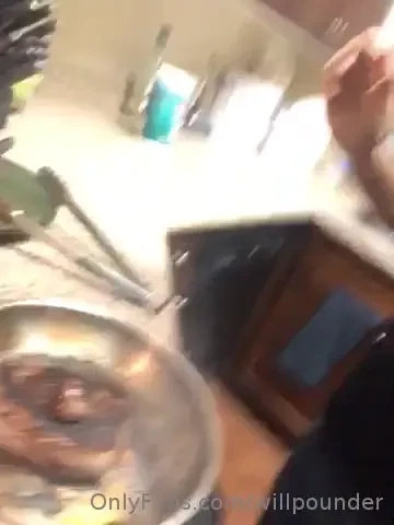 Me trying to cook i can grill but indoors eh 