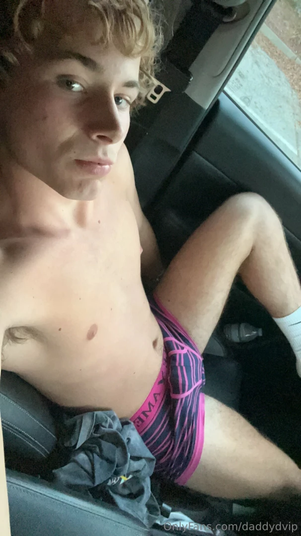 Wanna play with me and karsenscottvip at the beach one of the best part 3 