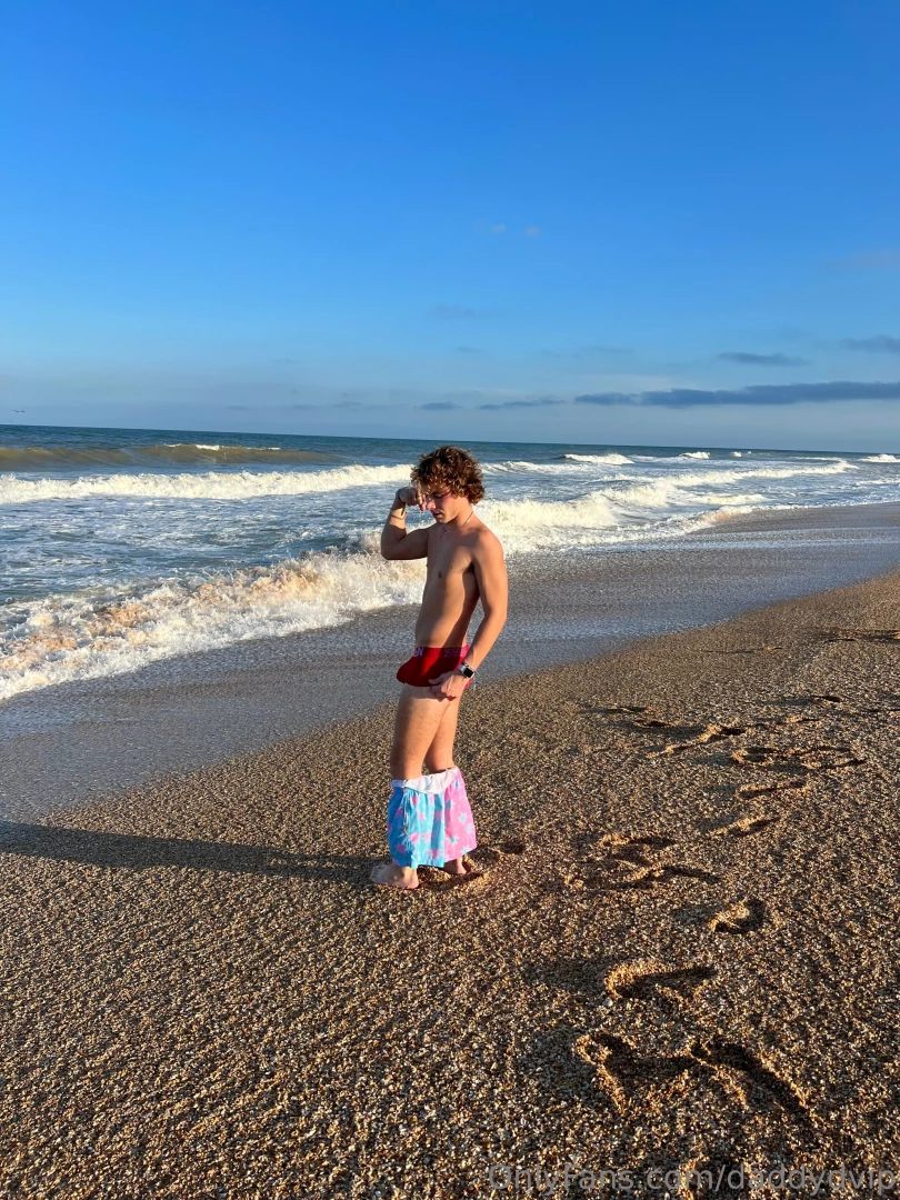 Wanna play with me and karsenscottvip at the beach one of the best part 2 