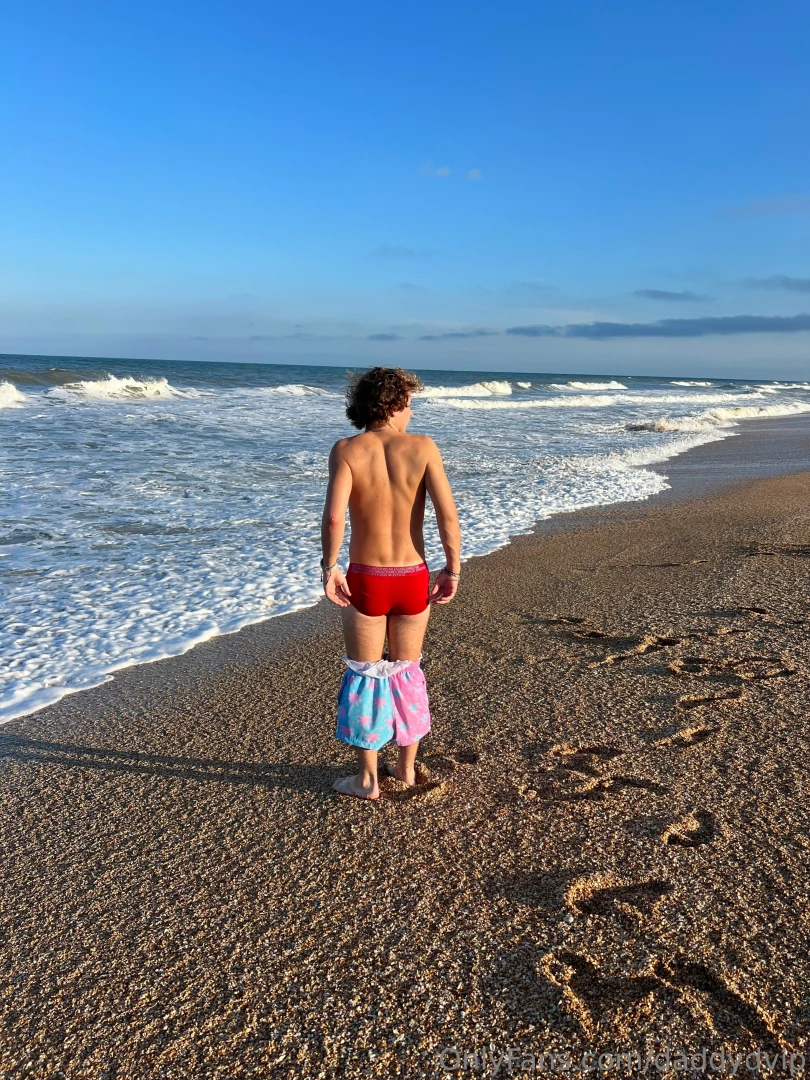 Wanna play with me and karsenscottvip at the beach one of the best part 1 