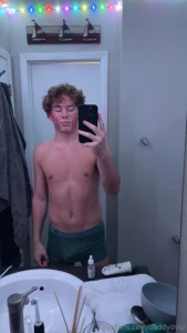 Watch me play with myself and nut with my legs in the air part 2
