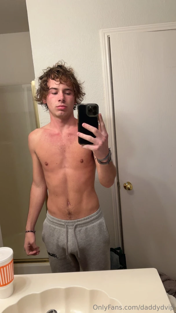 Cum n watch karsenscottvip play with me while i stroke this cock i part 5 
