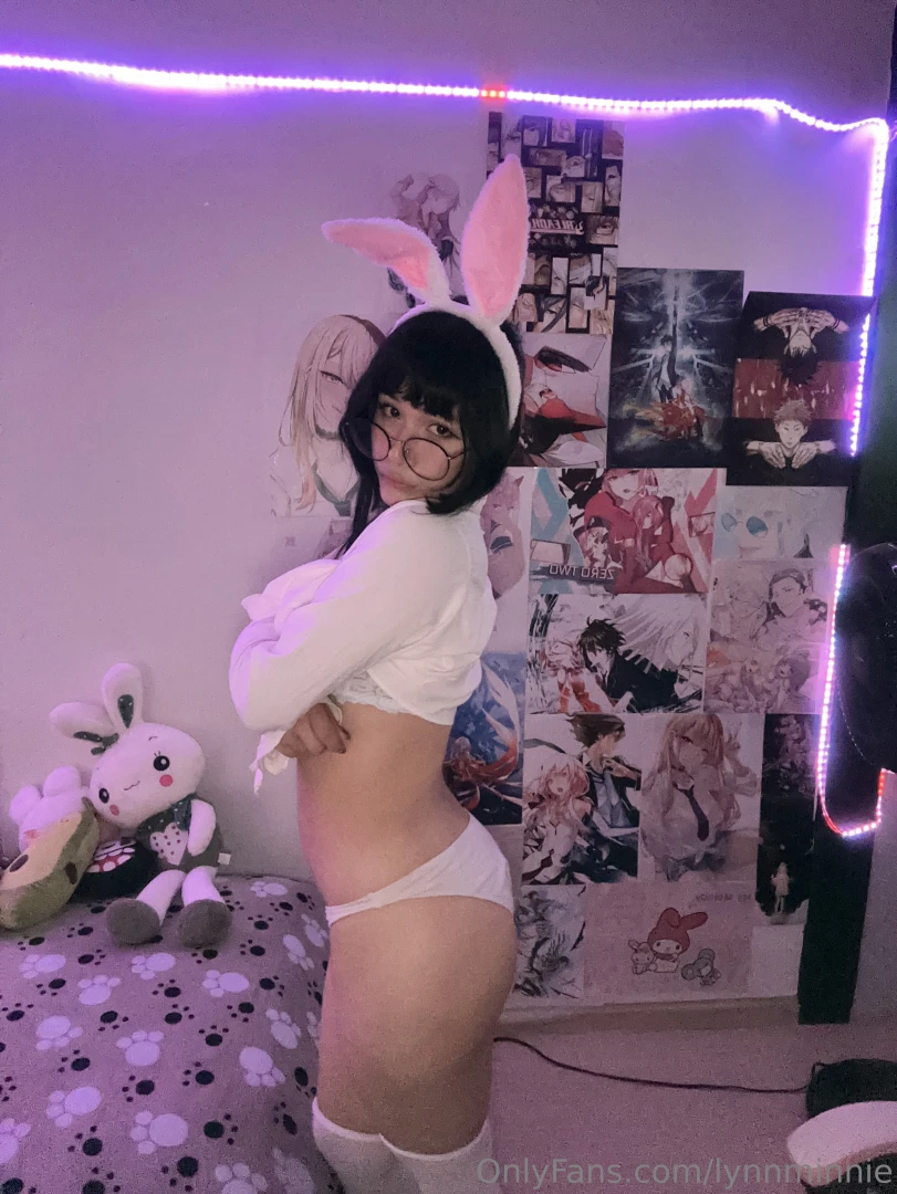 Should i turn around so u can sneak a peek at what s under my shirt 