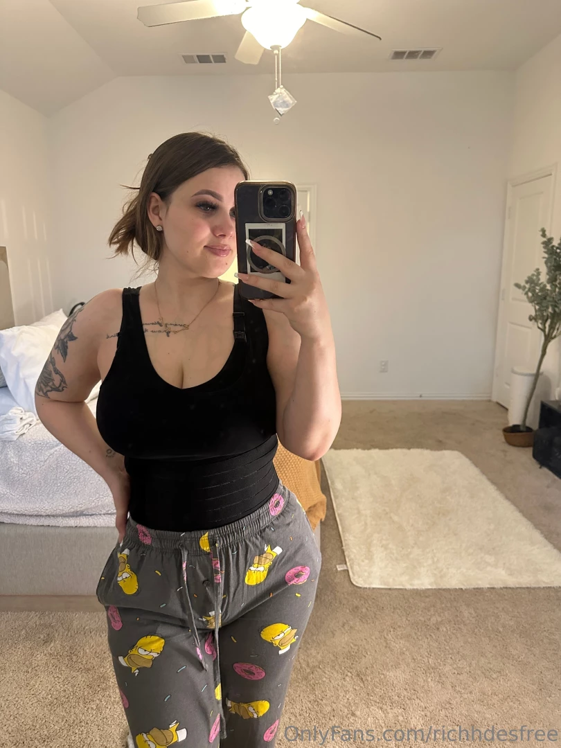 richhdesfree - In love with my post pregnancy body 