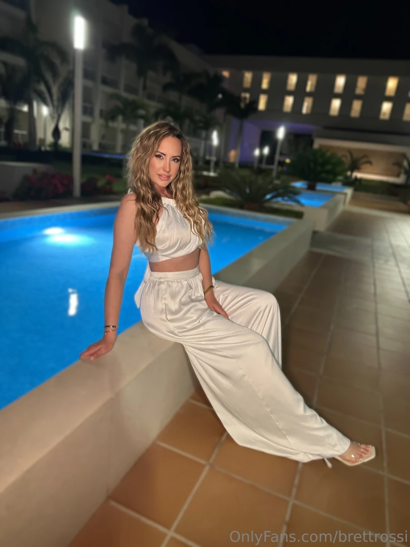 Guess where i am xx lots of content coming for you 