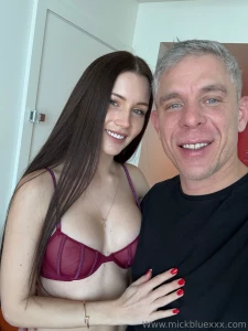 Met this hottie at the aee convention you can imagine what happens