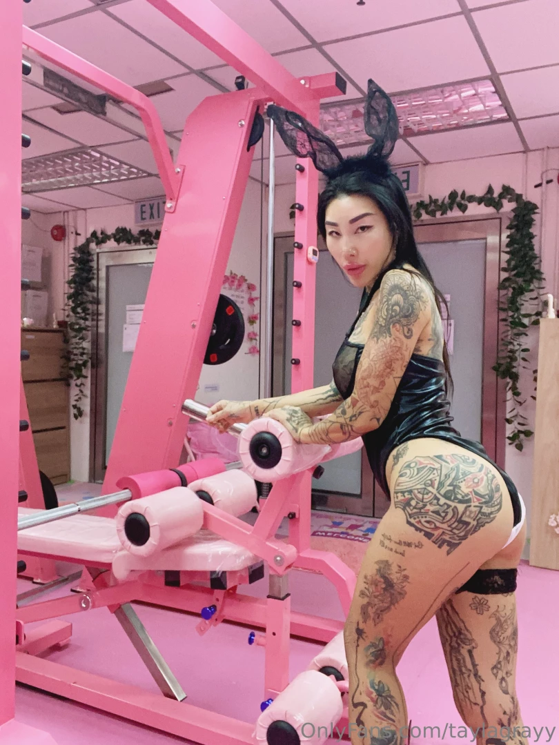 When the workout gets naughty who s spotting me 