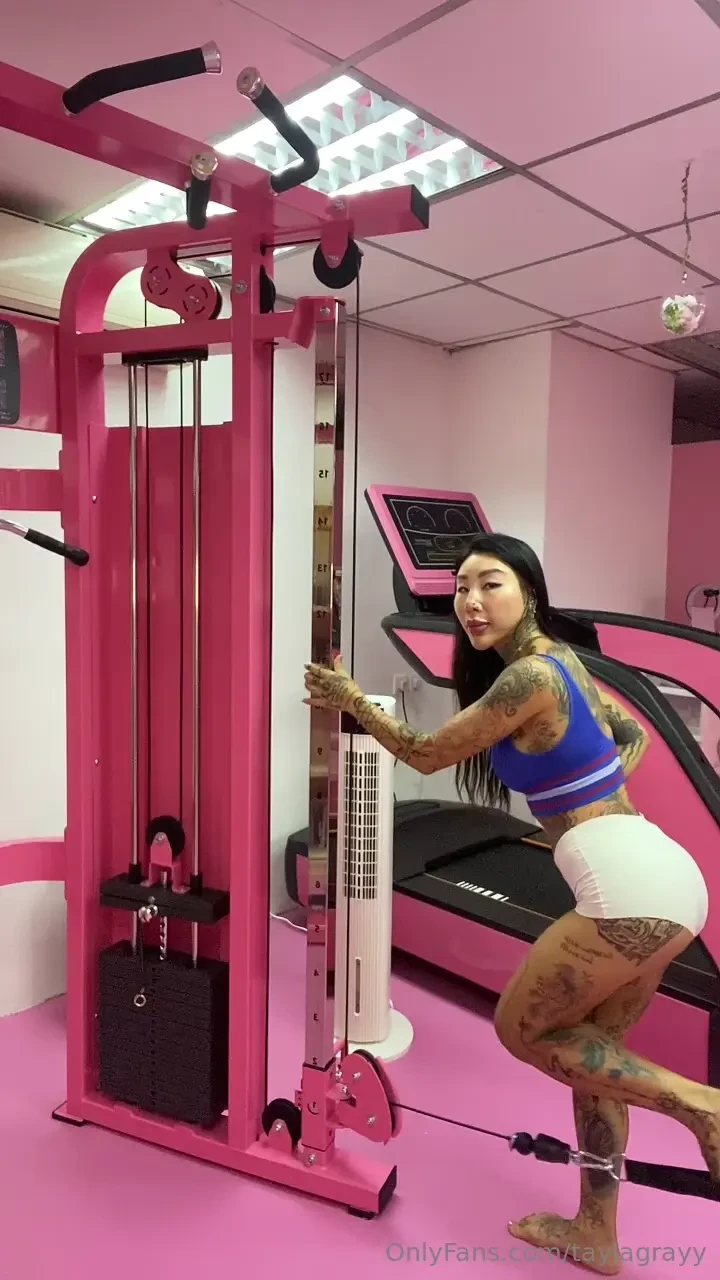 This ass was made to tease and you know it 