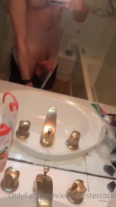 mnstrcck - Pulling my boxers down in the mirror 