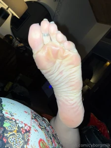 Bright foots
