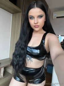 I wanna ride your cock while playing with your nipples i only do that