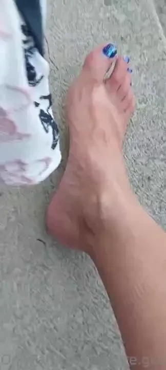 Mumma got dirty in the garden would you help me wash up 