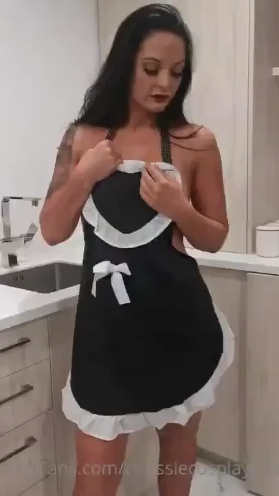 Wanna see me take the apron off 