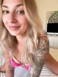 I love it so much when you look at me with admiration and desire do