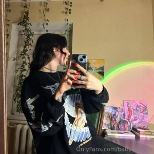 Embracing my inner goddess in this cozy sweatshirt where comfort with part 2