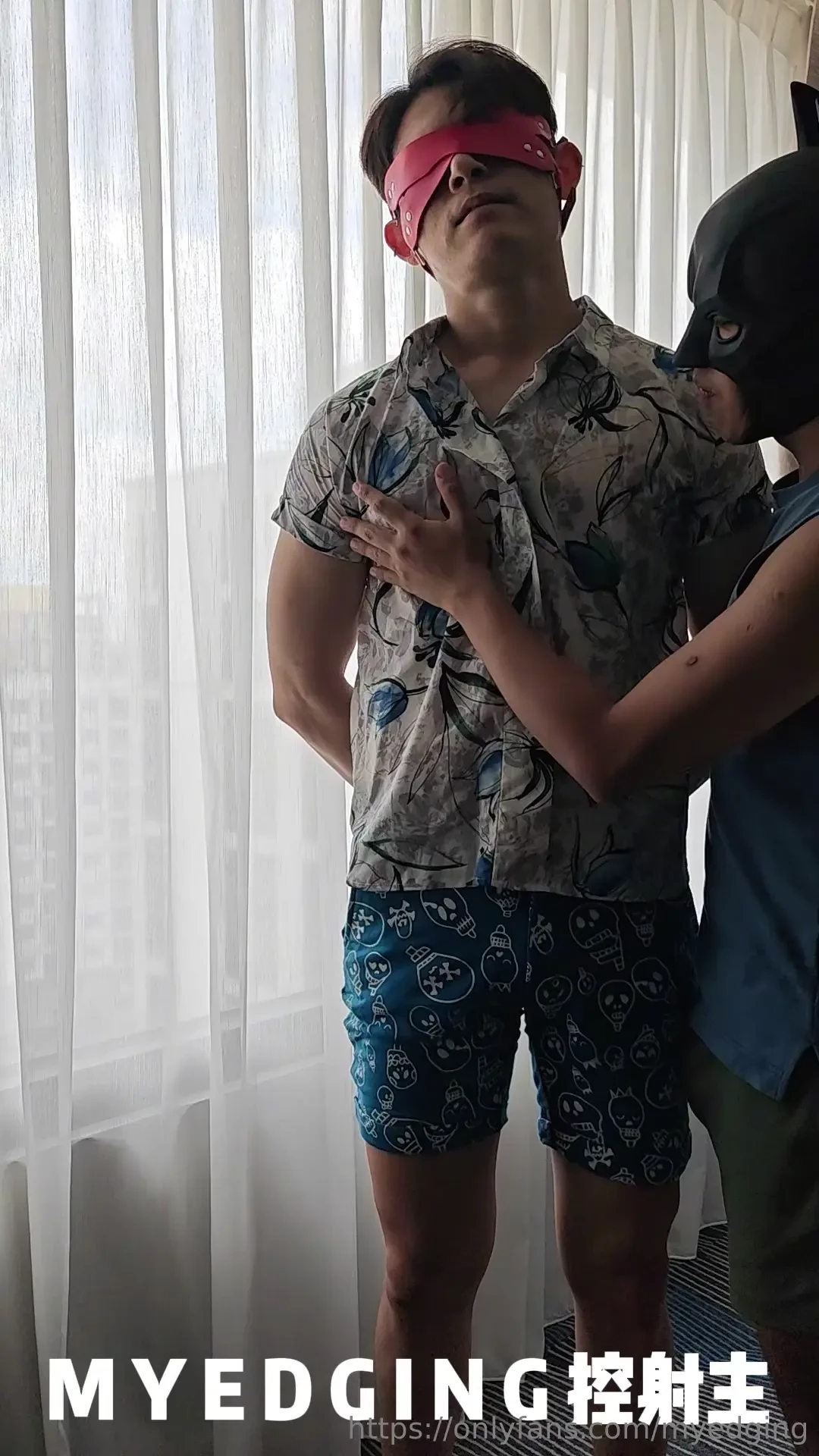 186 part 1 gbotdeng sucking handsome hunk gbotdeng while playing his 