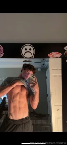 Sub to my friend twentoofree he is posting sex tapes nudity on his