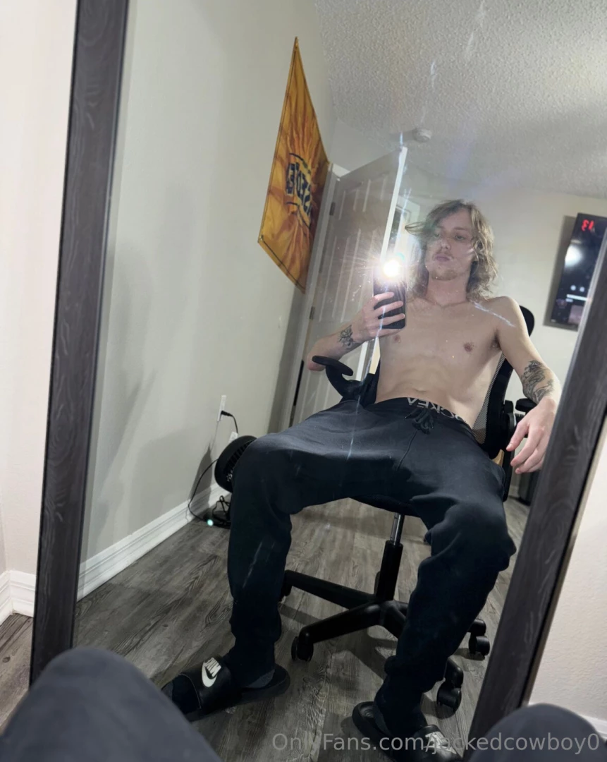 Sub to my friend flboyevan he just started of sub for free now 