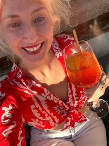 Is it the cocktail that s tempting or just me