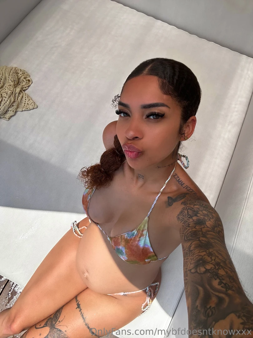 Would you guys like to see pregnant content -pregnant fuck -lactating 