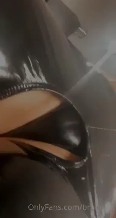 What do you think of these leggings for spanking 