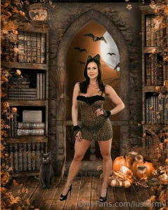 Looking for some pussy look no further this kitty cat is all yours on