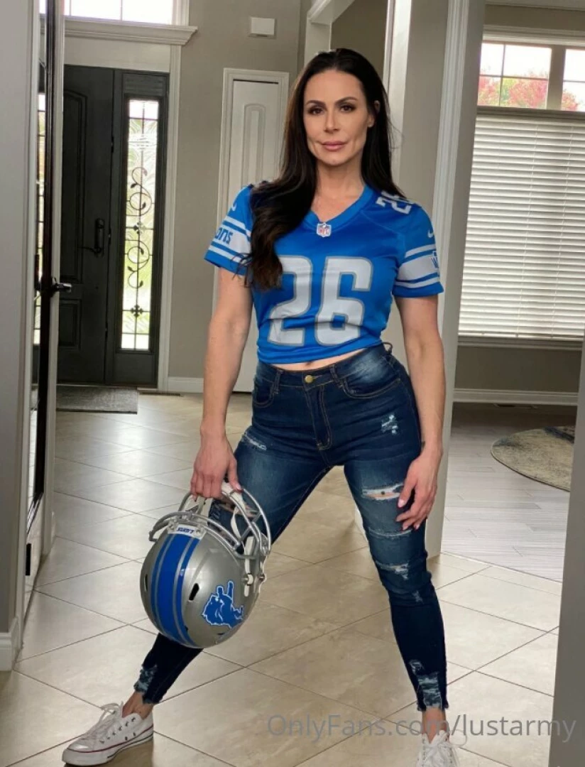 Happy super bowl sunday what are your plans today for the game 
