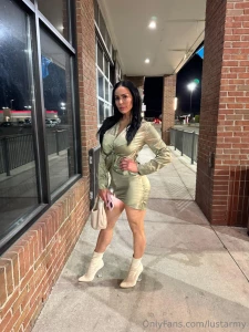 What do you think of the outfit can i rock silk