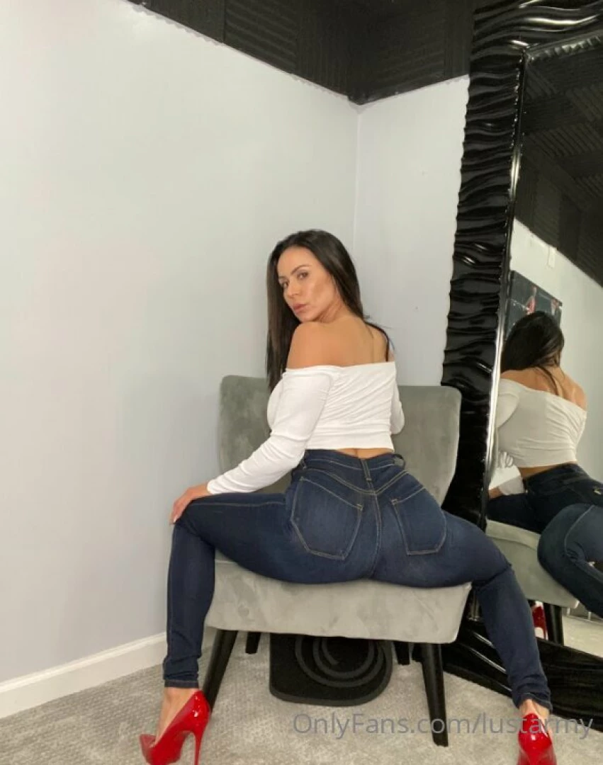 Are you dreaming about me straddling you like this chair 