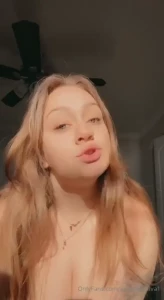 Just flexing my thick ass lol hit me up babe