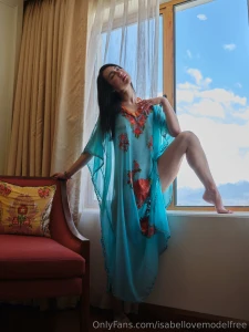 Unwrap me with your eyes all you want but only my vips get to play