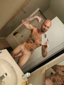 Make me your lock screen carry me with you everywhere you go send me 1