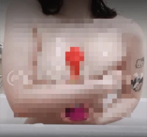 Come get wet with me in the tub tip 5 for the unfiltered pic but if