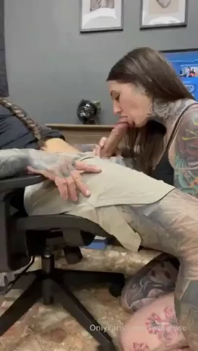 Who knew the boss could fuck me so good he filled me to the brim 